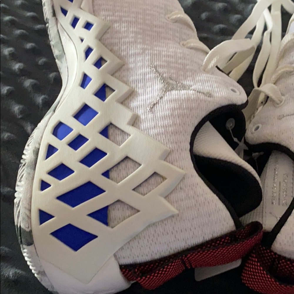 Jordan sneakers - Picture 15 of 16